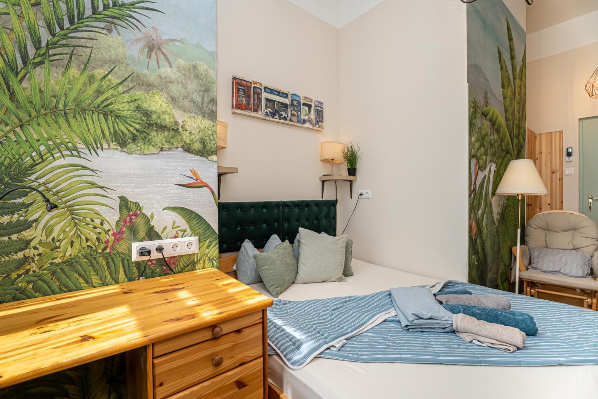 Acacia Private Rooms & Studios, Budapest