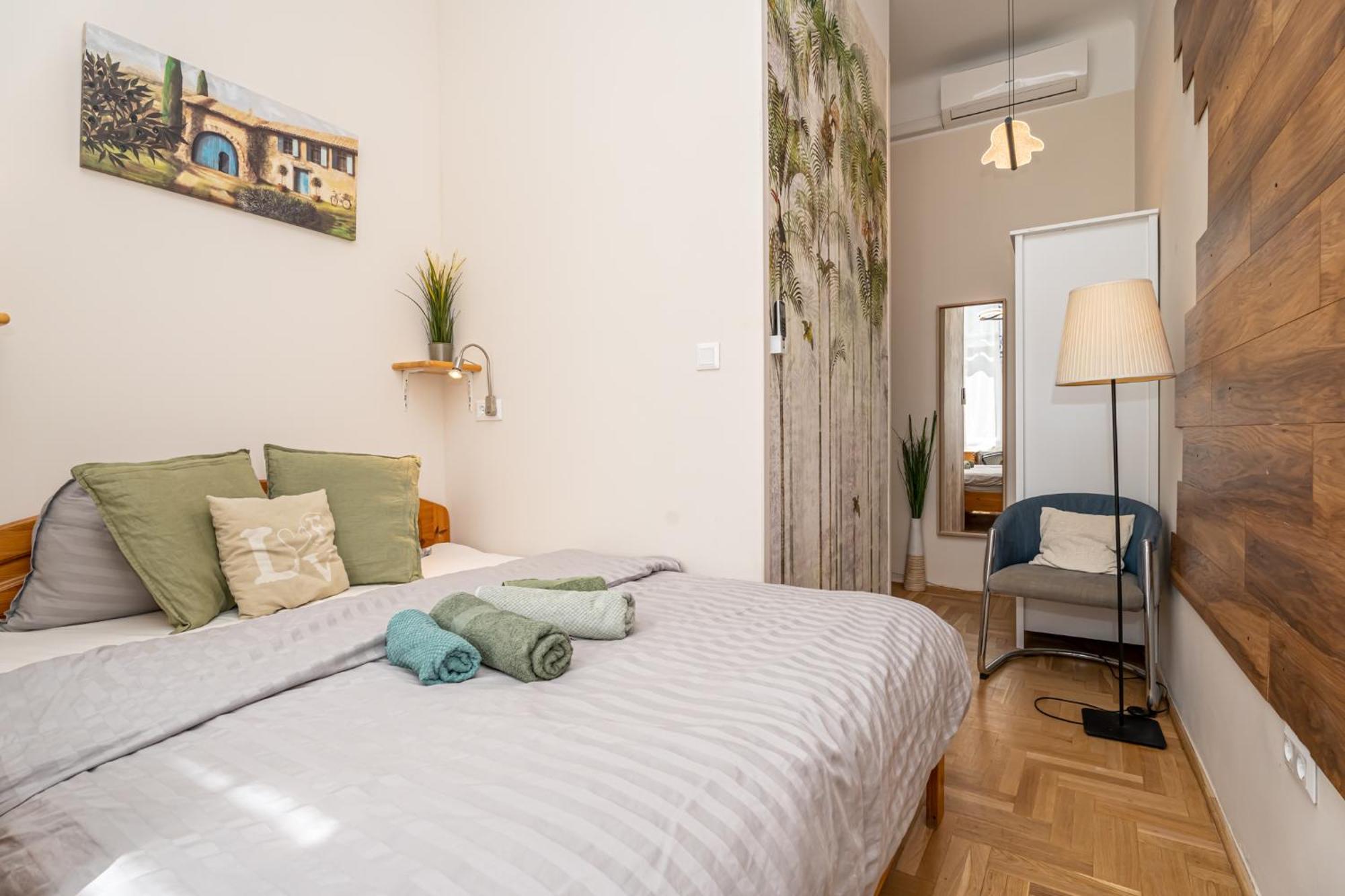 Acacia Private Rooms & Studios — Photos 1